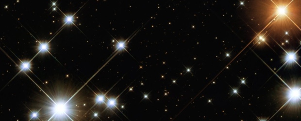 El cúmulo estelar Kappa Crucis (El Joyero) visto por el telescopio espacial Hubble, combinando imágenes en siete rangos distintos de longitud de onda.- ESA/NASA/J. MAÍZ APELLÁNIZ (IAA)