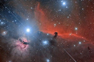 Imagen en color de la Nebulosa Cabeza de Caballo y la estrella Alnitak. Tomada por el astrónomo aficionado Tomás Mazón (http://www.astrosurf.com/astrocaza/Index.html).