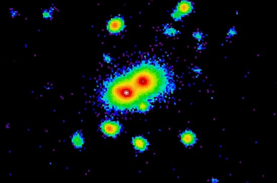 La figura (con color añadido de forma ficticia) muestra uno de los tres grupos compactos estudiados. //Imagen tomada por el Isaac Newton Telescope (INT). Carlos M. Gutiérrez. The Astrophysical Journal Letters.  