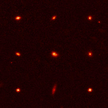 Esta foto muestra las imágenes de 9 objetos compactos, superdensos, tal como eran hace 11 billones de años.